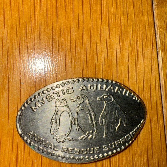 Souvenir Coin Album - Zoo Aquarium: holds 42 coins EUC - Picture 3 of 6